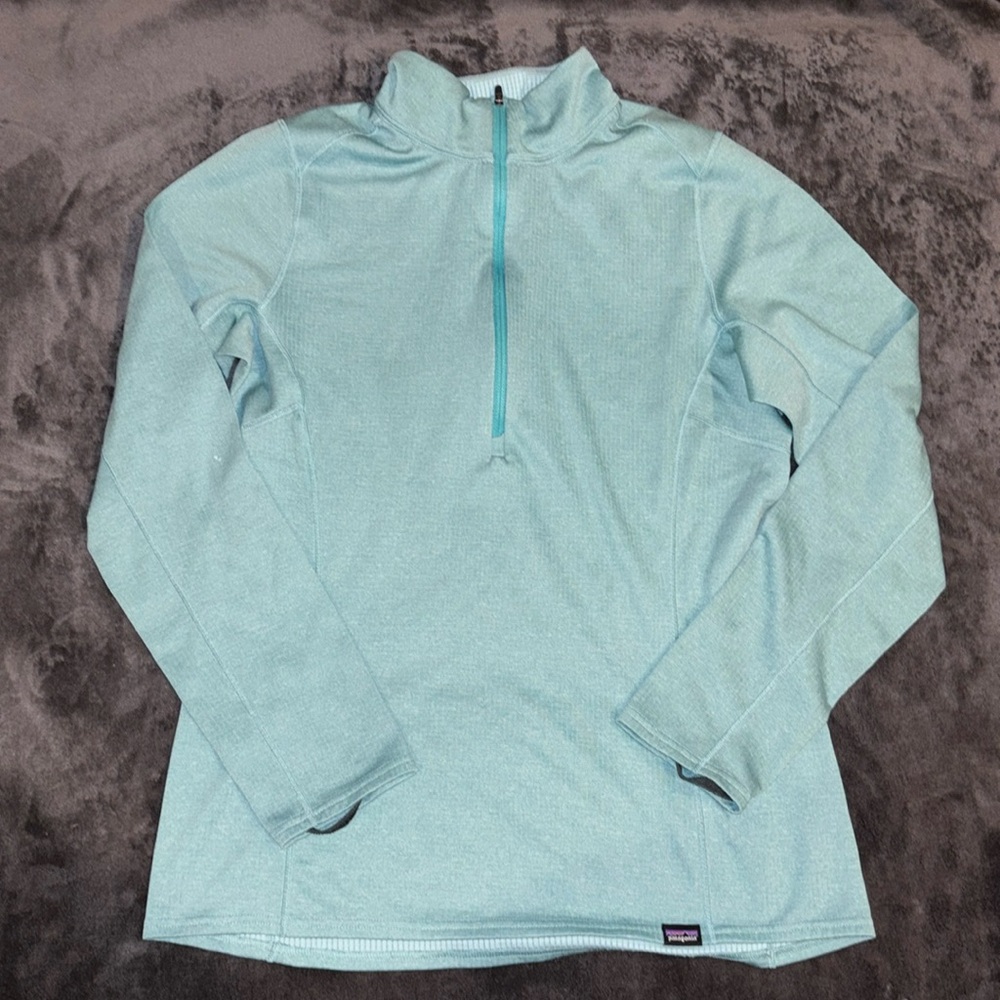 Patagonia women’s base layer 1/4 lightweight pullover Size Medium
